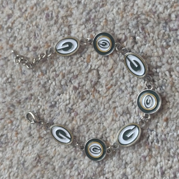 Green Bay Packer Bracelet and Earrings Set - Picture 3 of 3